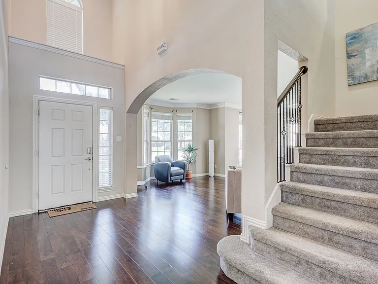 2816 Lakehollow Ln — Photo 6