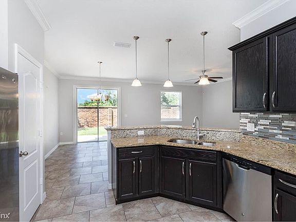 5th image of 1206 Scarlet Oak Loop