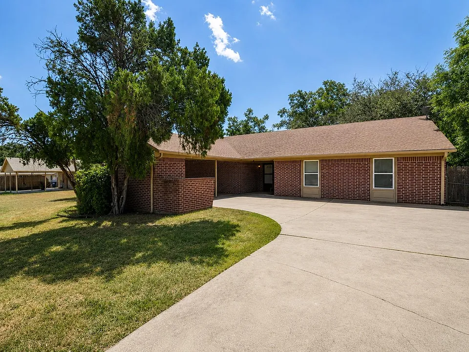 412 Craddock Ave
