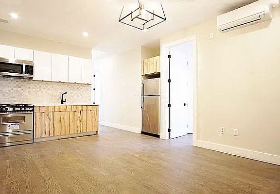 2nd image of 839 Dekalb Ave #3R