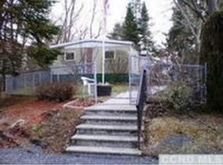 21 Hogtrough Rd, Germantown, NY 12526