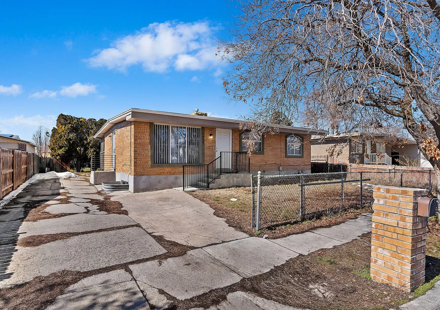 No Leasing Fee + $300 Off First Month's Rent! Updated 6 Bedroom Home Is A Must See!! — Photo 3