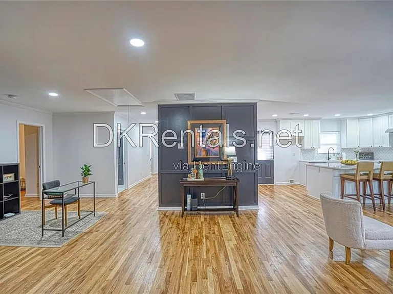 2230 Beecher Cir SW — Photo 10