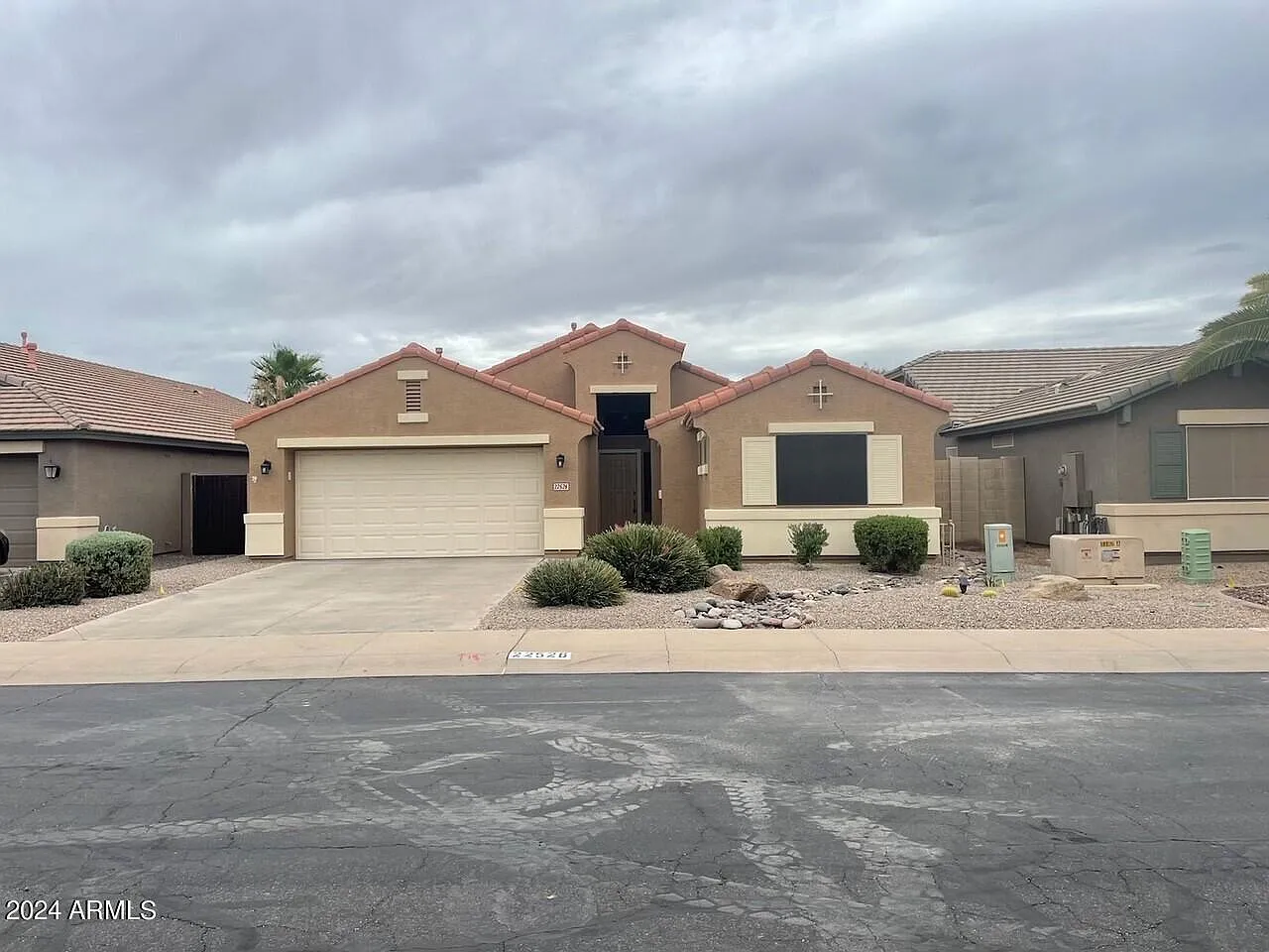 3 bed, 2.0 bath, 1824 sqft, $1,875 — Photo 2