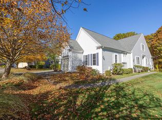 50 Stratford Rdg, Mashpee, MA 02649