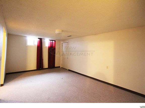 3rd image of 2148 Alderson Ave APT 9