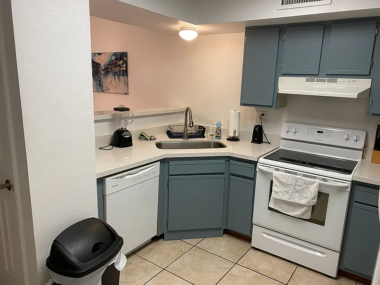 S Seawynds Blvd — Photo 10