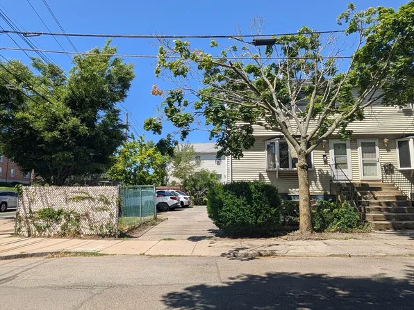 2 Myrtle St #2A, Somerville, MA 02143