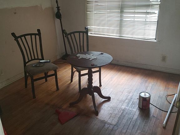 3rd image of 2909 W Laurel St