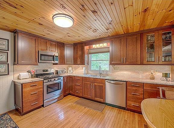 4th image of 143 Trudys Ln