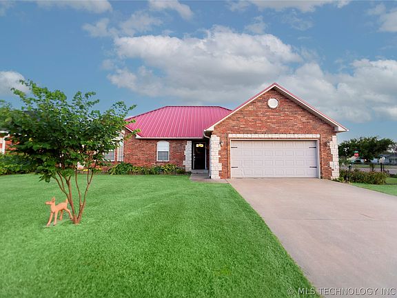 3rd image of 1400 Sweetgum Pl