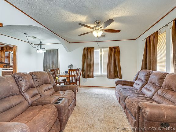 4th image of 613 W 23rd St