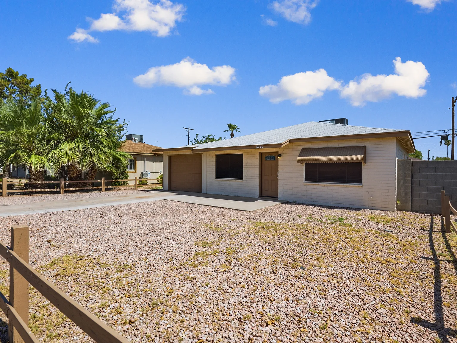 3 bed, 952 sqft, $1,695 — Photo 1