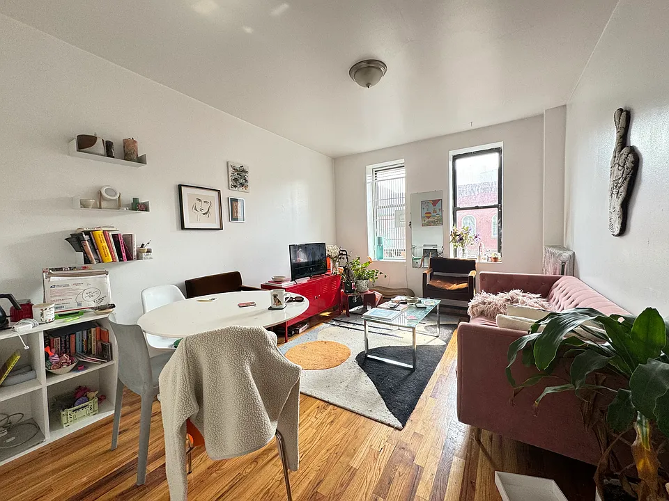 246 W 106th St #3H