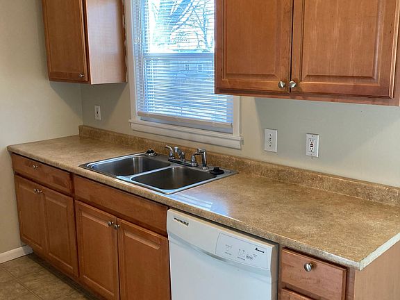 Kitchen with dishwasher