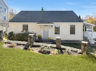 11 Strawberry Hill Rd, New Canaan, CT 06840