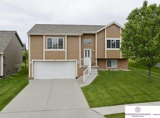 16083 Browne St, Omaha, NE 68116