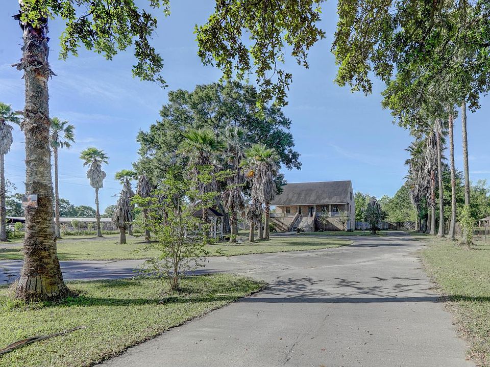 1st image of 3318 Veterans Memorial Dr