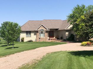 10735 17th Ave, Kearney, NE 68845