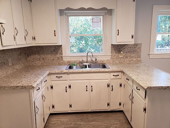 5th image of 372 Trott Cir