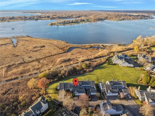 2 Bagy Wrinkle Cv, Warren, RI 02885