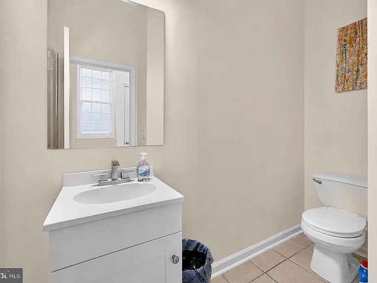 33 Lindley Dr — Photo 7