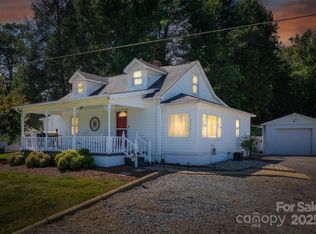 2330 Cedar Rock Cir, Lenoir, NC 28645