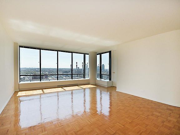 4th image of 525 E 72nd St APT 31E