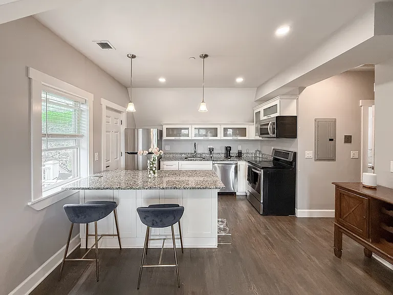 468 Salem St #4 — Photo 4