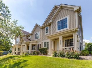 606 Crystal Springs Ct, Fox Lake, IL 60020