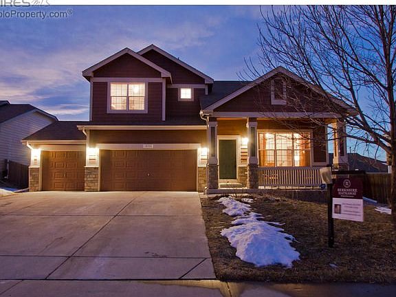 Spacious Finished Walk-out and Walk up!