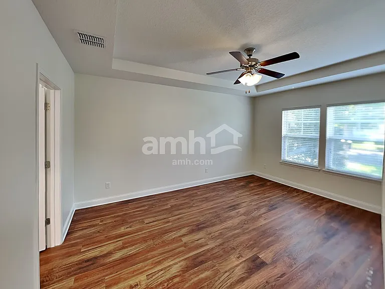713 Celebration Ln — Photo 11