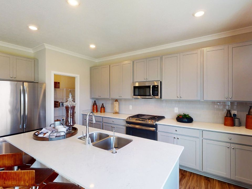 2nd image of 3202 Essex Dr
