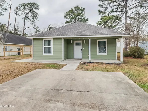 2009 Barracuda Dr, Gautier, MS 39553