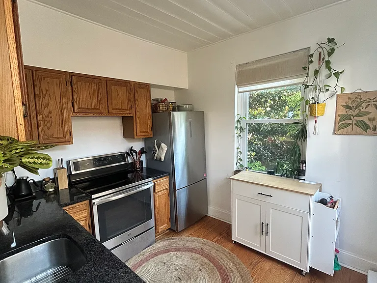 225 Brown St #2 — Photo 10