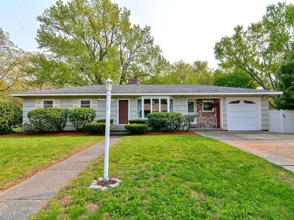 1 Janet Cir, North Grafton, MA 01536