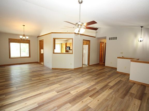 5th image of 1513 E McClelland Dr