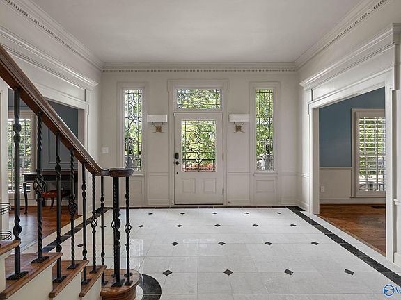 4th image of 1201 Deborah Dr SE