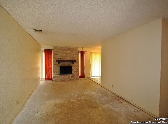 4th image of 10502 Breeds Hill Dr