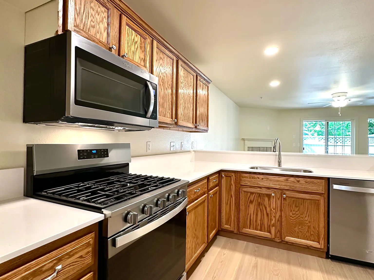 2 bed, 2.5 bath, 1145 sqft, $2,150 — Photo 4
