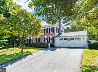 511 Tanglewood Dr, Sykesville, MD 21784