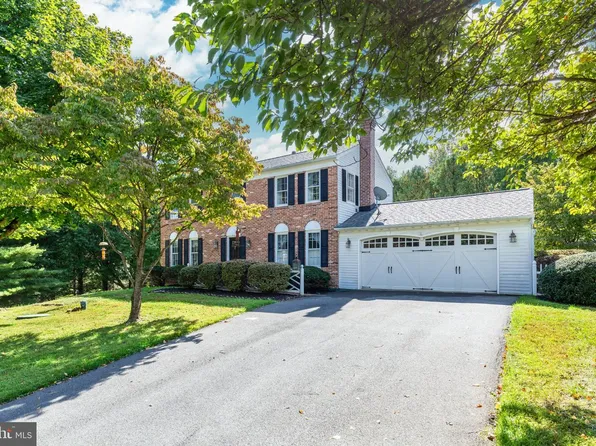 511 Tanglewood Dr, Sykesville, MD 21784