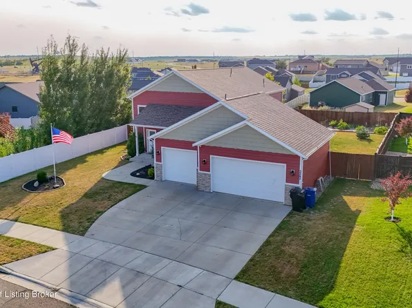 3245 Stephanie Dr, Dickinson, ND 58601