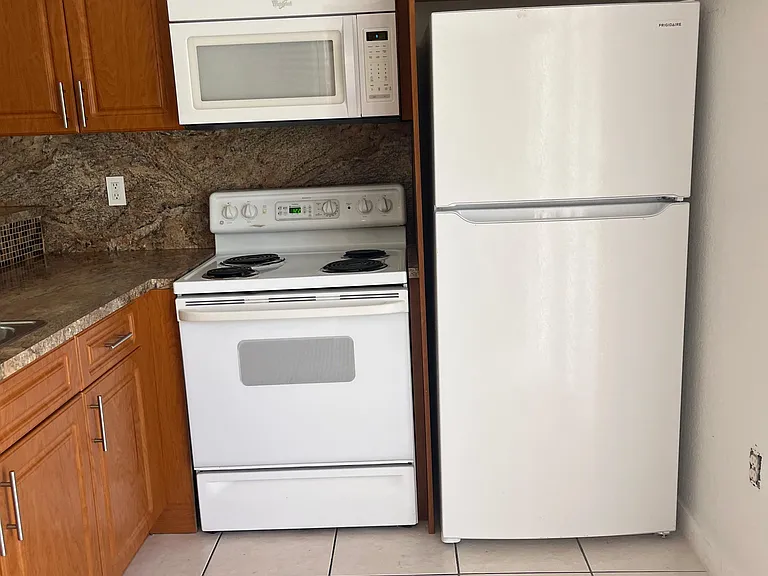 1334 W 42nd St #3 — Photo 10
