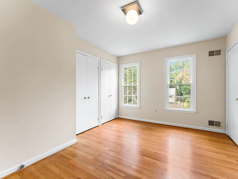 Connecting 5th BR to MBR with closet
