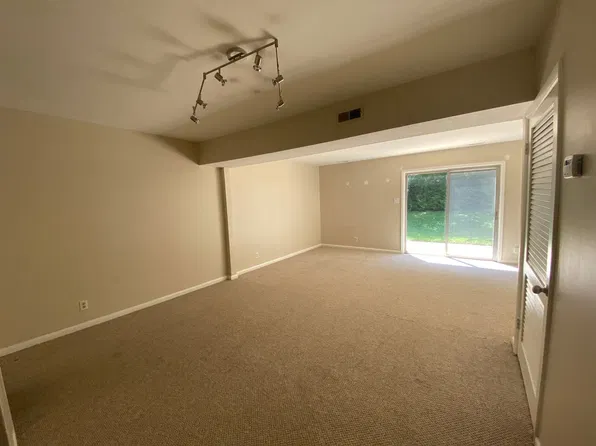 100 Stinson, 100 Stinson St #B, Chapel Hill, NC 27516