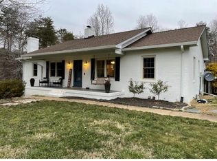 1612 Lakeside Dr, Powhatan, VA 23139