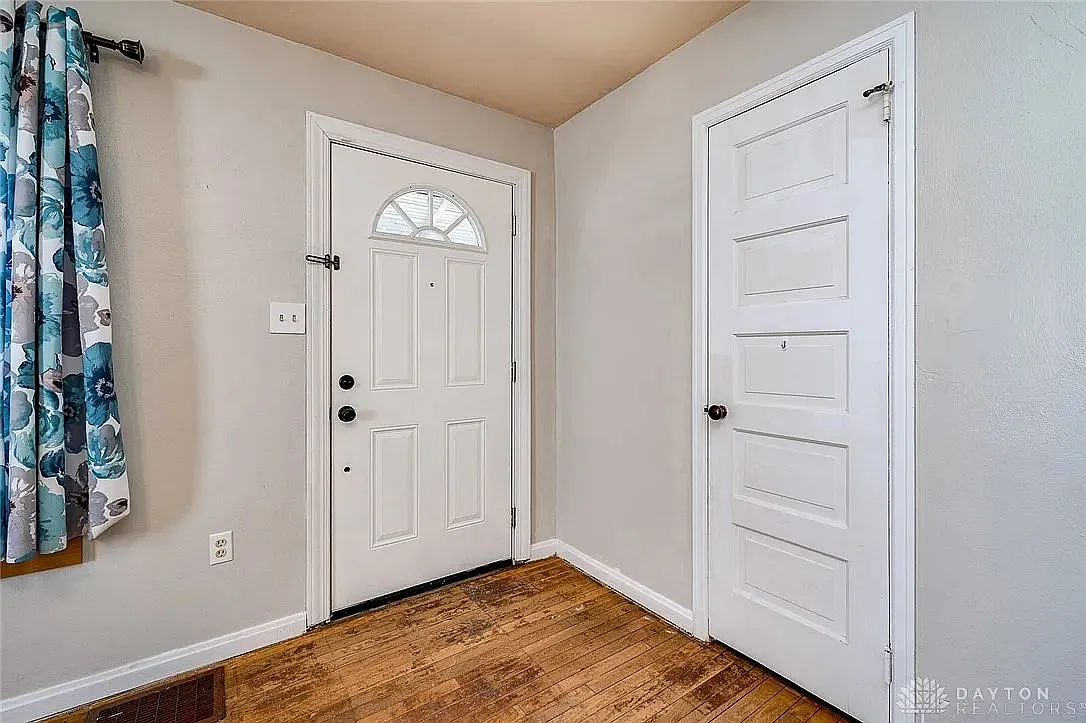 3 bed, 1.0 bath, 1015 sqft, $1,297 — Photo 4