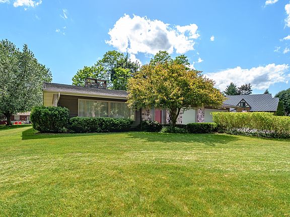 2nd image of 128 Park Pl