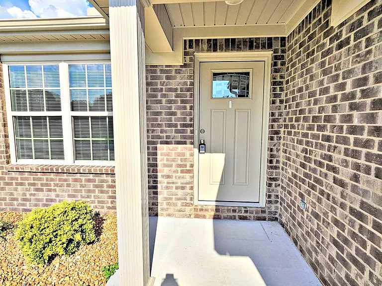 717 Iron Wood Dr SW — Photo 4